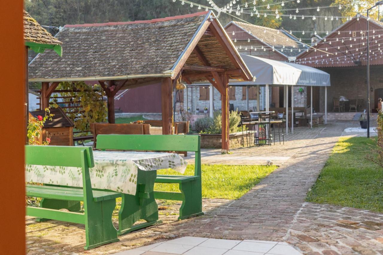 Kuca Za Odmor Baranjski Dvori Zmajevac Exterior foto